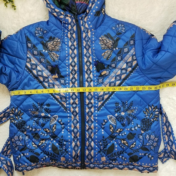 Farm Rio Macaw Forest Reversible Quilted Printed Shell Jacket - Blue - Picture 4 of 10